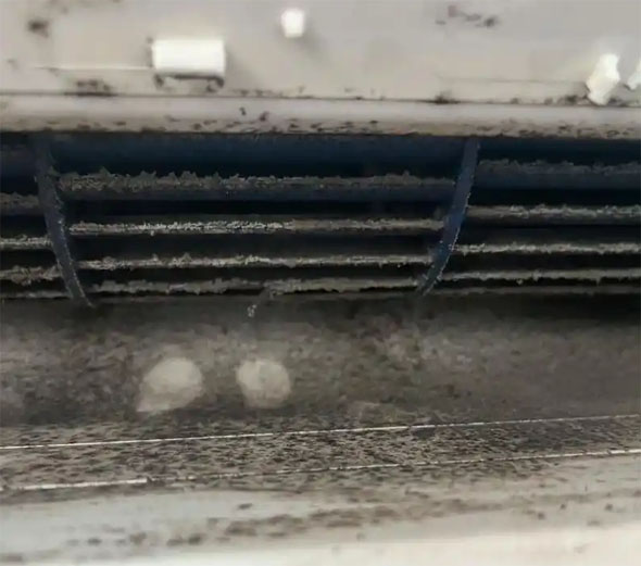 叙永空调吹的风有股烧焦味是怎么回事